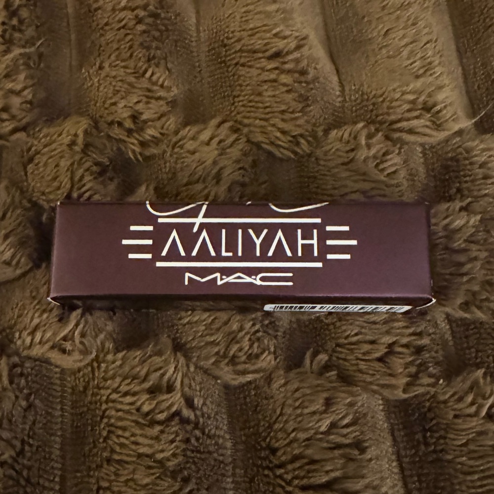 MAC AALIYAH - MORE THAN A WOMAN Lipstick New in Box 3g/.10oz Full Size - Picture 2 of 10